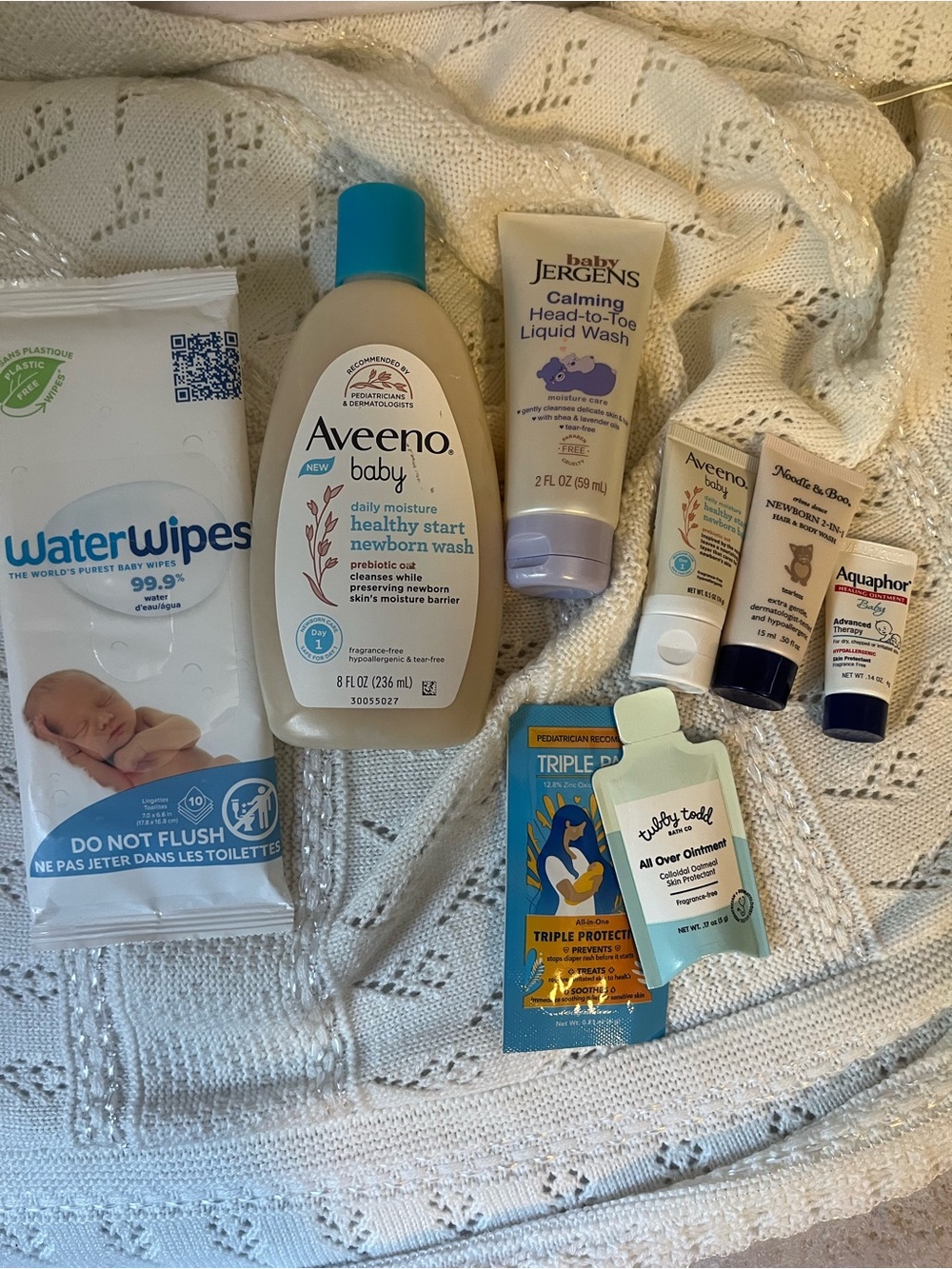 Aveeno Baby newborn wash plus samples